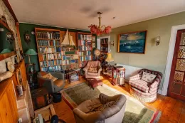 library at scottish hunt lodge
