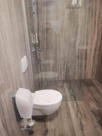 European Brown Bear Hunt Lodge Bathroom