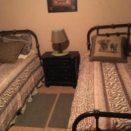 Aoudad hunt lodge bedroom