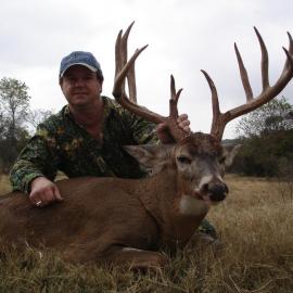 Hunt Trophy Whitetail Deer