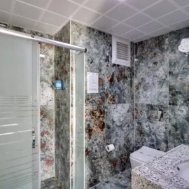 hunting lodge bathroom for red stag