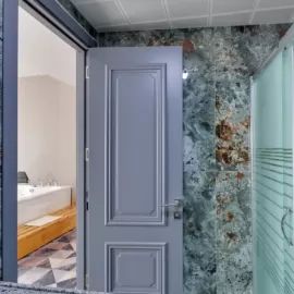 red stag bathroom in hunt lodge