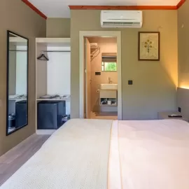 hunt free range roe deer bedroom