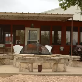 3-star hunting lodge in Texas