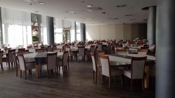 Roe Deer hotel dining room