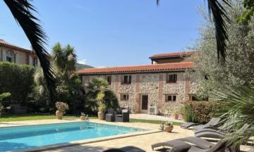 Luxury Hotel For Pyrenean Chamois Hunt