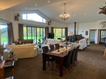 Dining Room in Red Stag Lodge