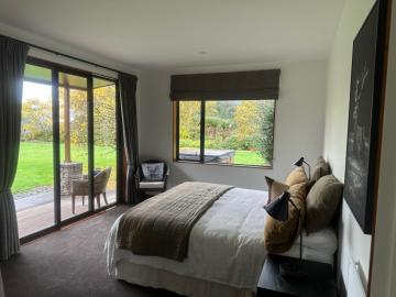 Red Stag Hunter bedroom