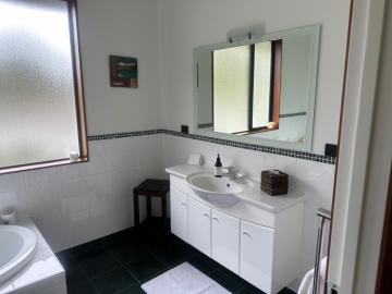 Client bathroom 2
