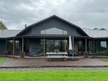 Lodge front Exterior